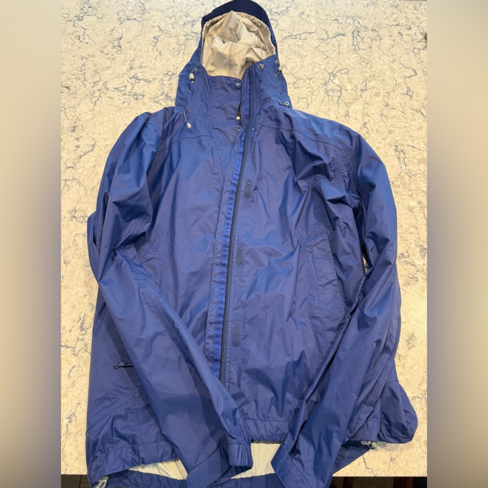 L.L. Bean women’s Navy Windbreaker/Raincoat